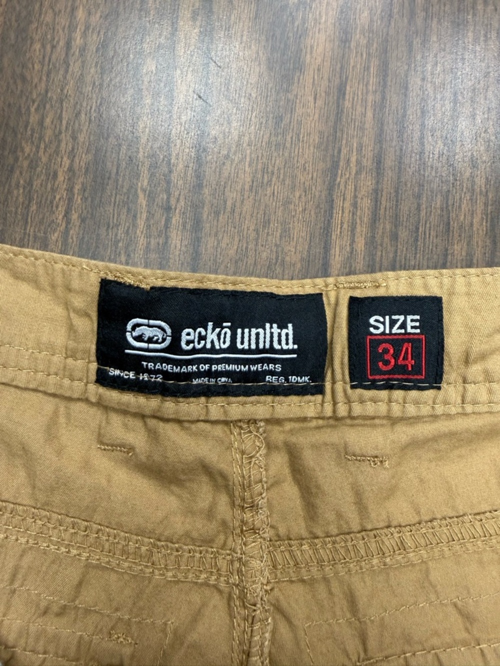 Ecko Unlimited Tan Cargo Shorts with Multiple Pockets size 34 - Picture 2 of 14